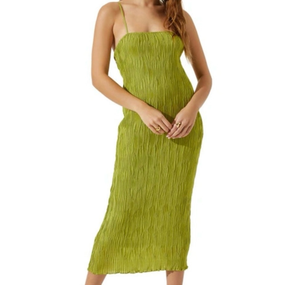 ASTR The Label Celery Vibrant Green Textured Midi Dress